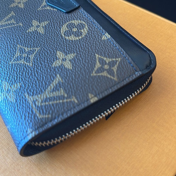 Louis Vuitton Zippy Dragonne Macassar Wallet with Strap - Picture 4 of 9